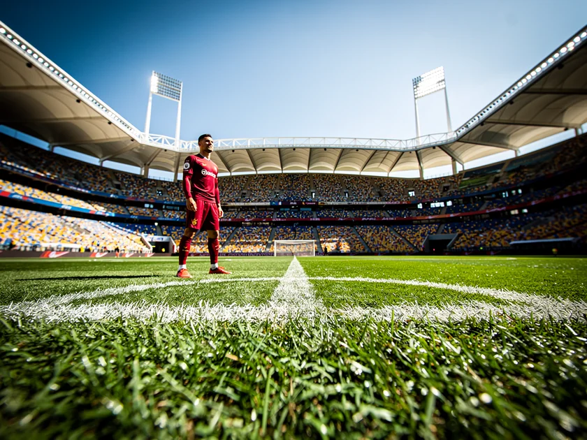 Declan Rice in Arsenal midfield during a Premier League match at the Emirates Stadium