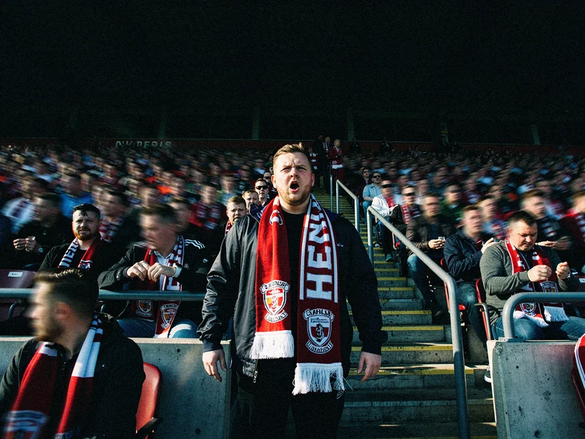 Roberto De Zerbi on the touchline during Premier League Manager News coverage of Tottenham's relegation battle